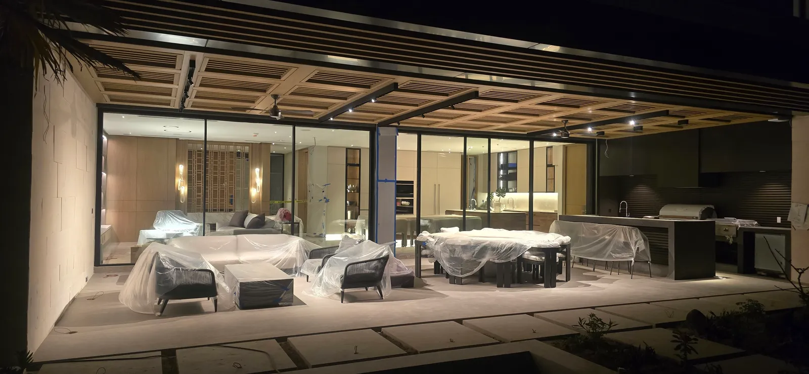 Living room with ambient lighting controlled by scenes
